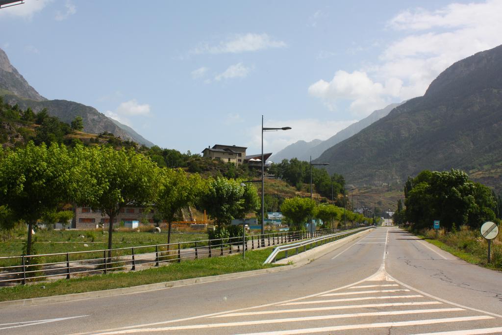 Penzion La Llardana Benasque Exteriér fotografie