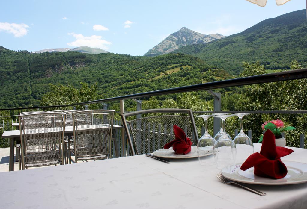 Penzion La Llardana Benasque Exteriér fotografie